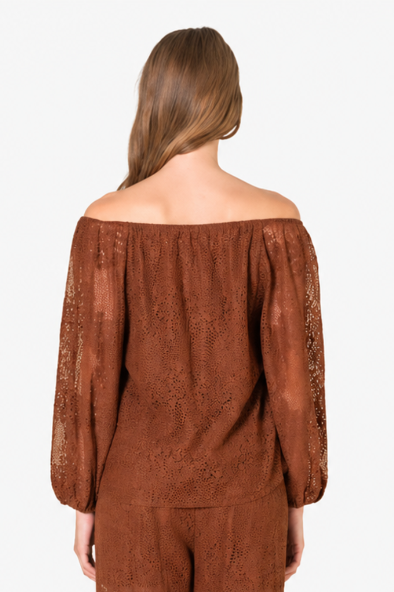 Blusa Rüga perfurada Caramelo