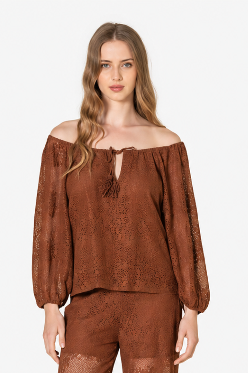 Blusa Rüga perfurada Caramelo