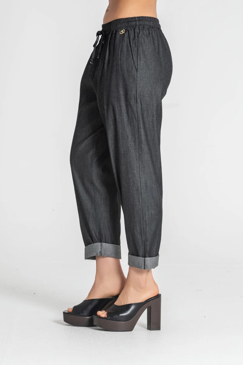Calça Rüga com Cordões Preta