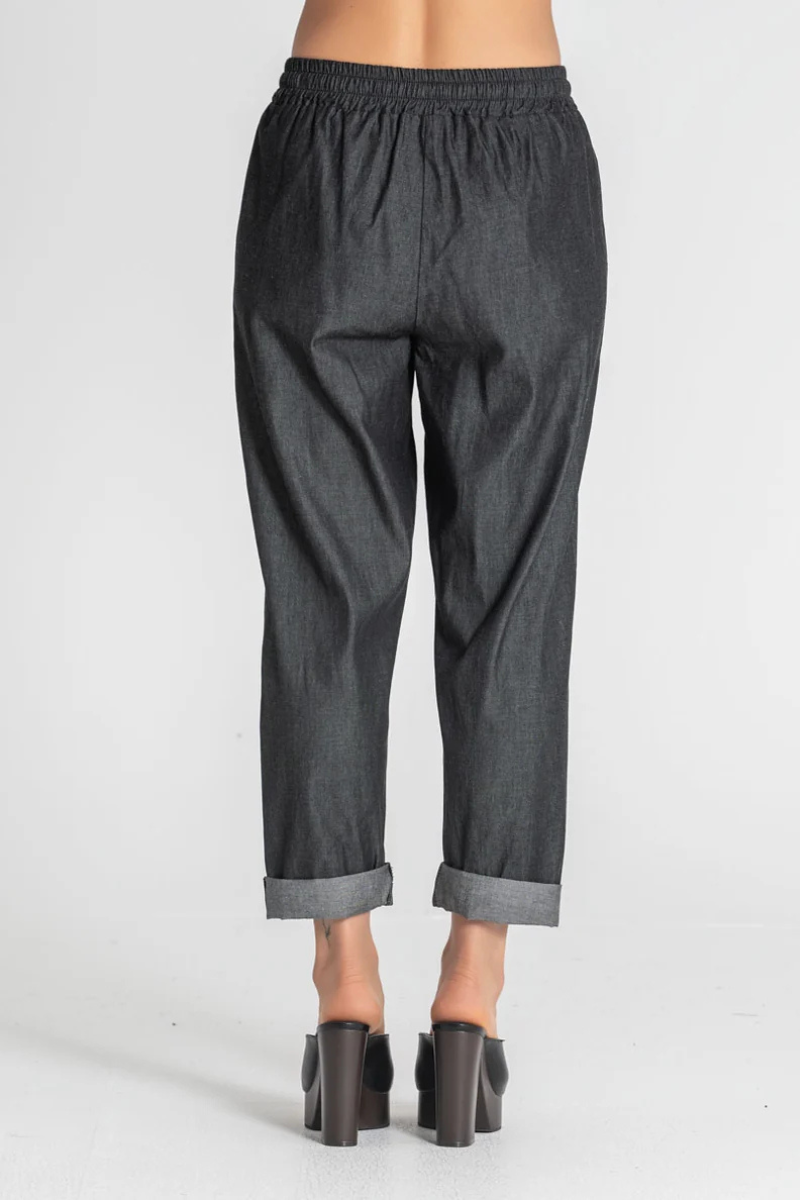 Calça Rüga com Cordões Preta