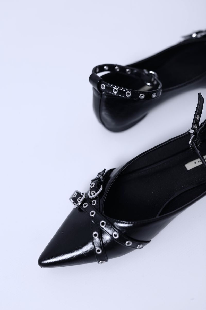 Ballerine à œillets noire - CORINA
