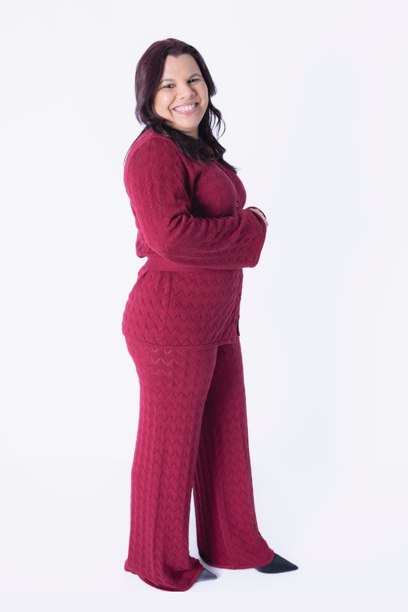 Calça Rüga Perfurada Bordeaux