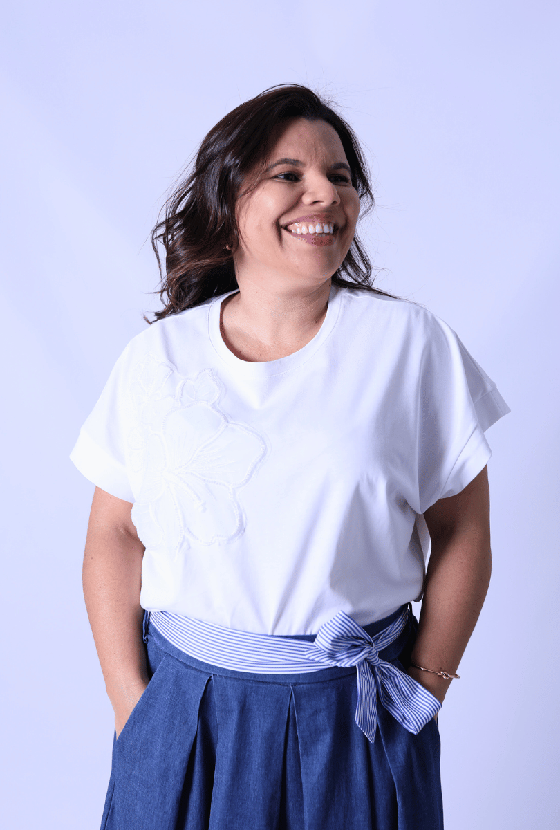 T-Shirt Flor Bordada Branca