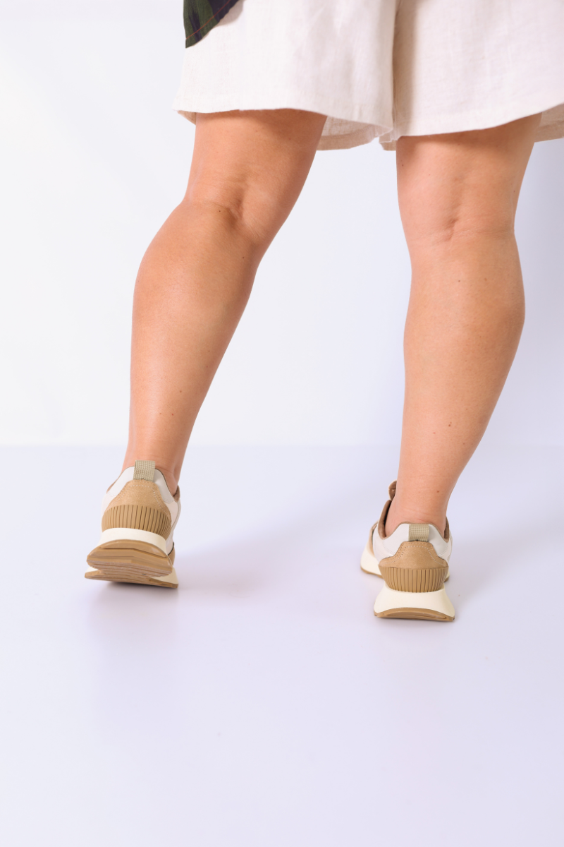 Zapatillas Estilo Running Camel - CORINA