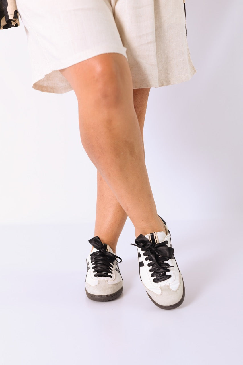 Baskets Rétro Noir et Blanc - CORINA