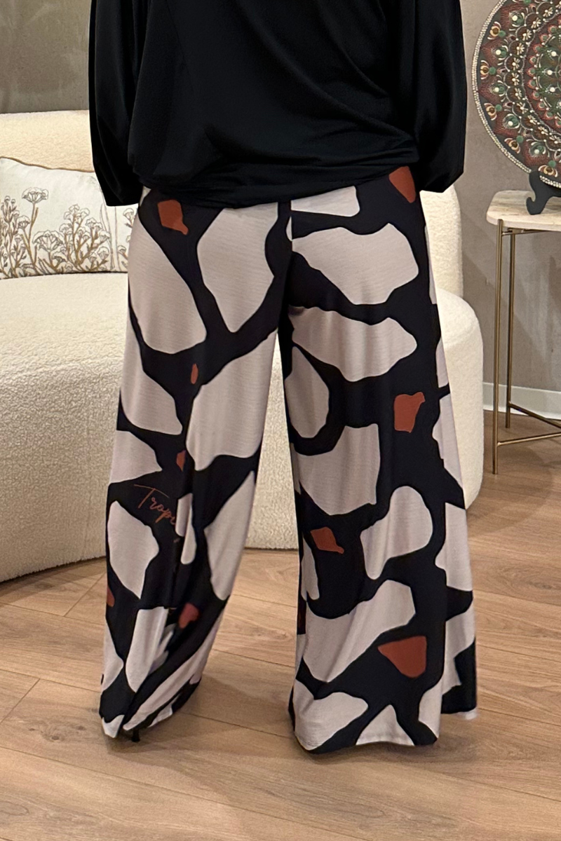 Calça Tropical Brasil Pantalona Abstrata Preta