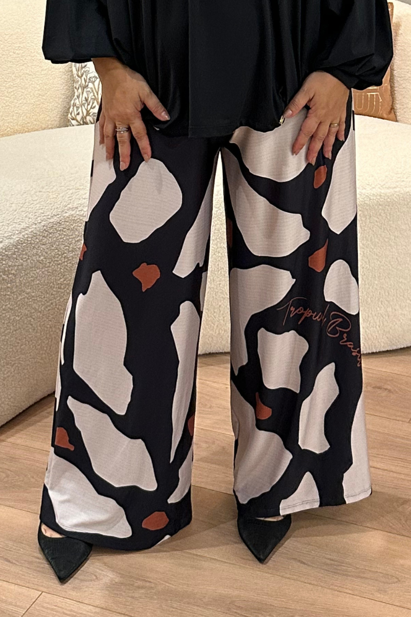 Calça Tropical Brasil Pantalona Abstrata Preta
