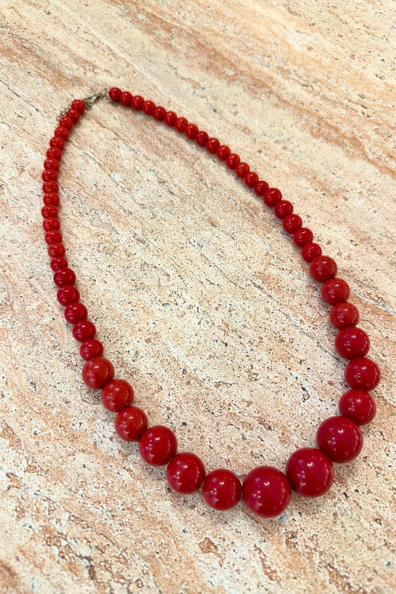 Collar Rojo de Resina