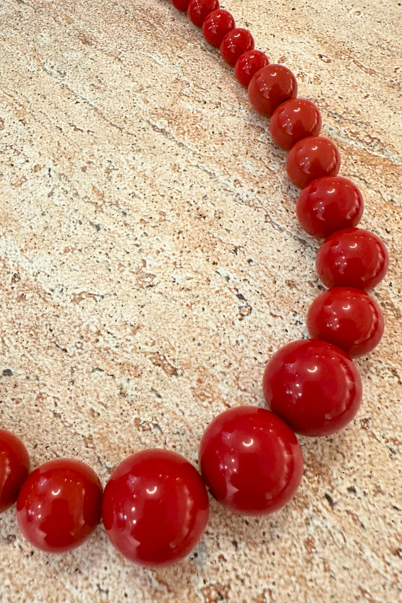 Collar Rojo de Resina