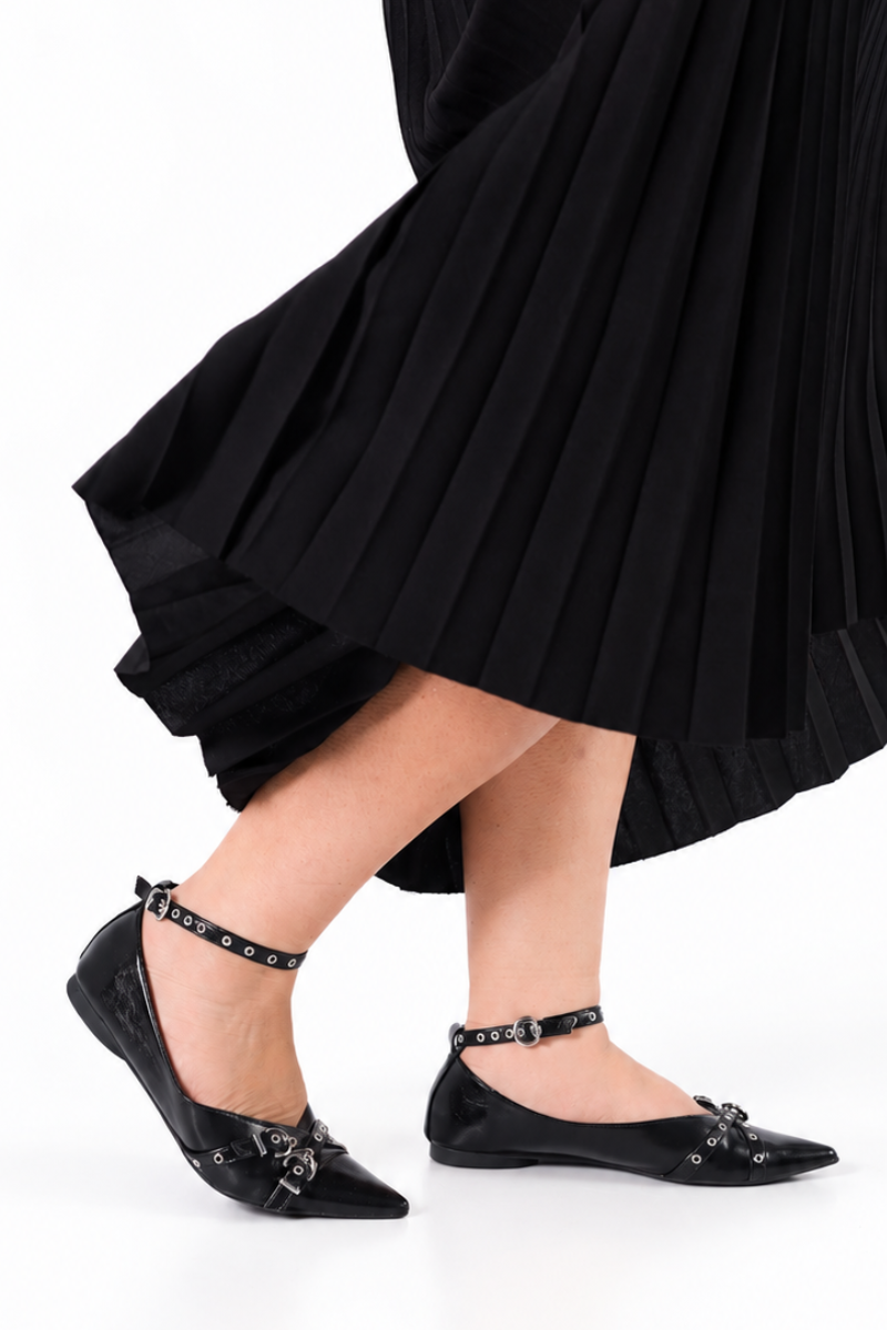 Ballerine à œillets noire - CORINA