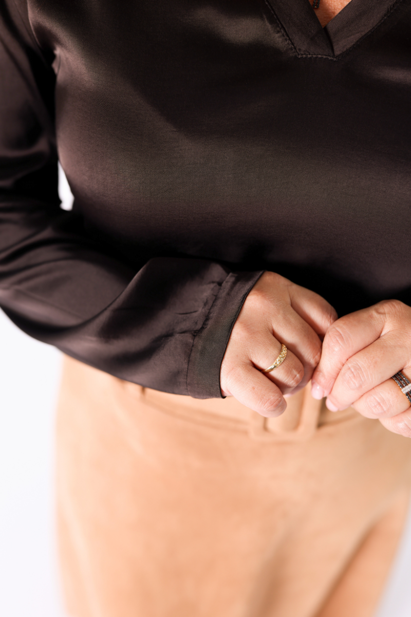 Blusa Satinada Marrón - RUGA