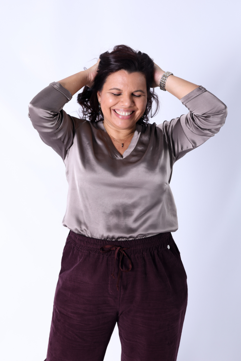 Blusa Acetinada Taupe - RUGA