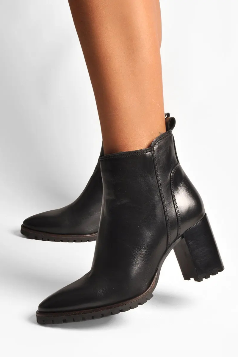 Bota Salto Pele Preta - RUIKA