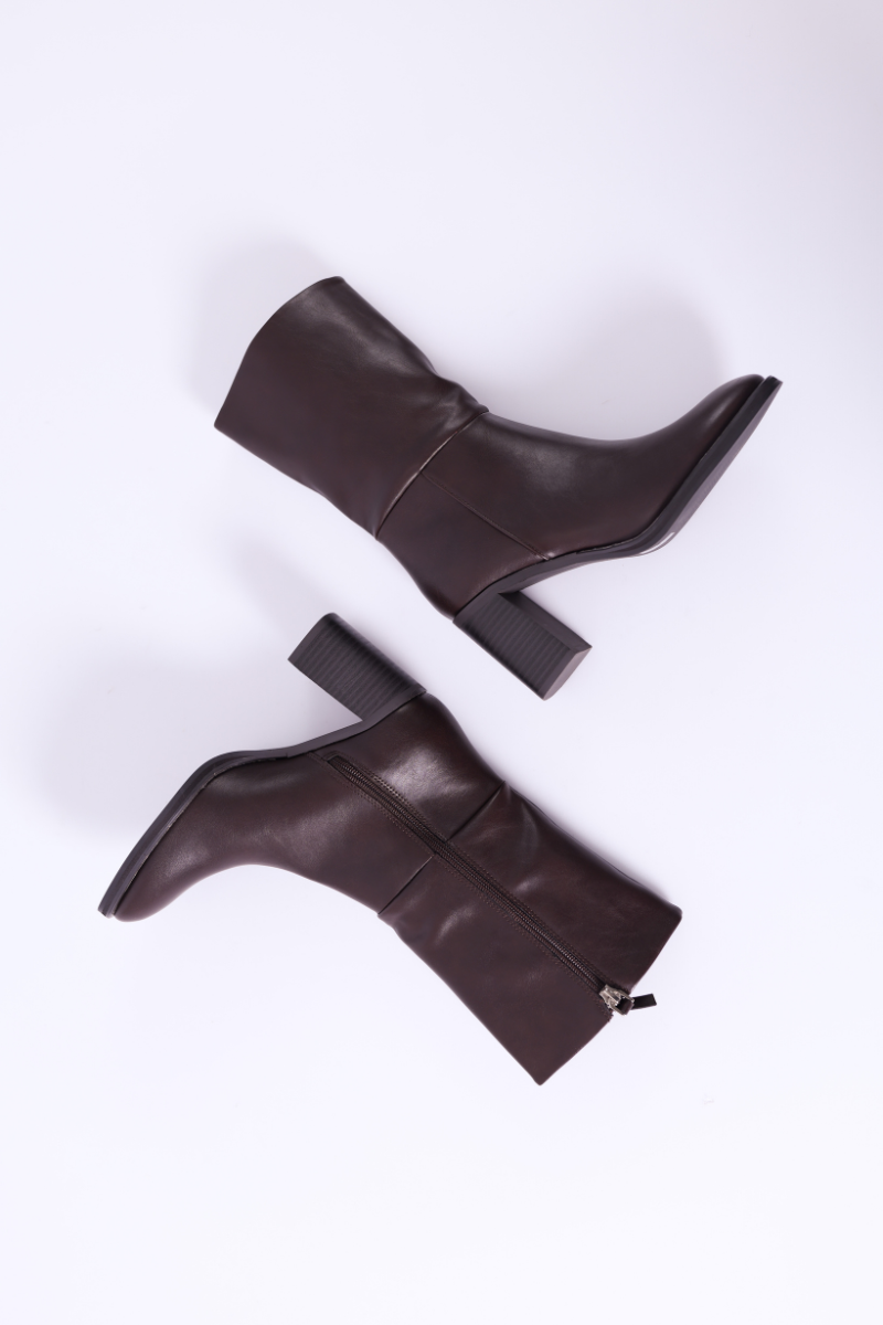 Bota Salto Castanho - CORINA