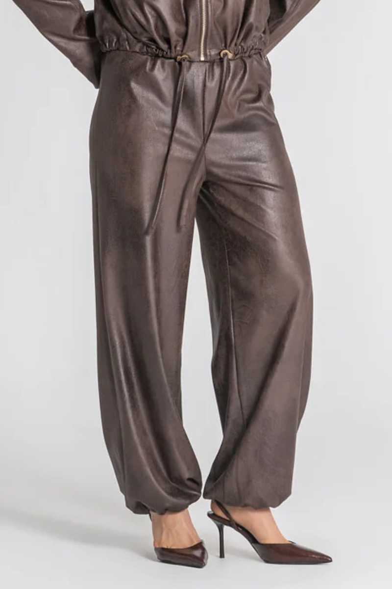 Calça Rüga com Ajuste no Fundo Moka