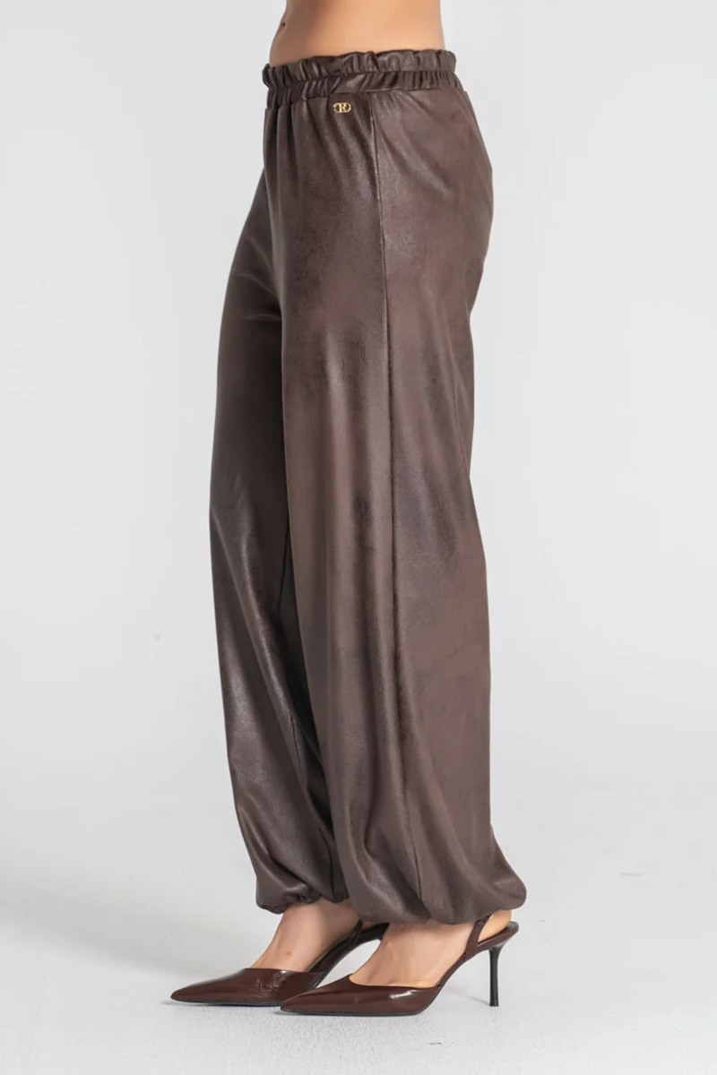 Calça Rüga com Ajuste no Fundo Moka