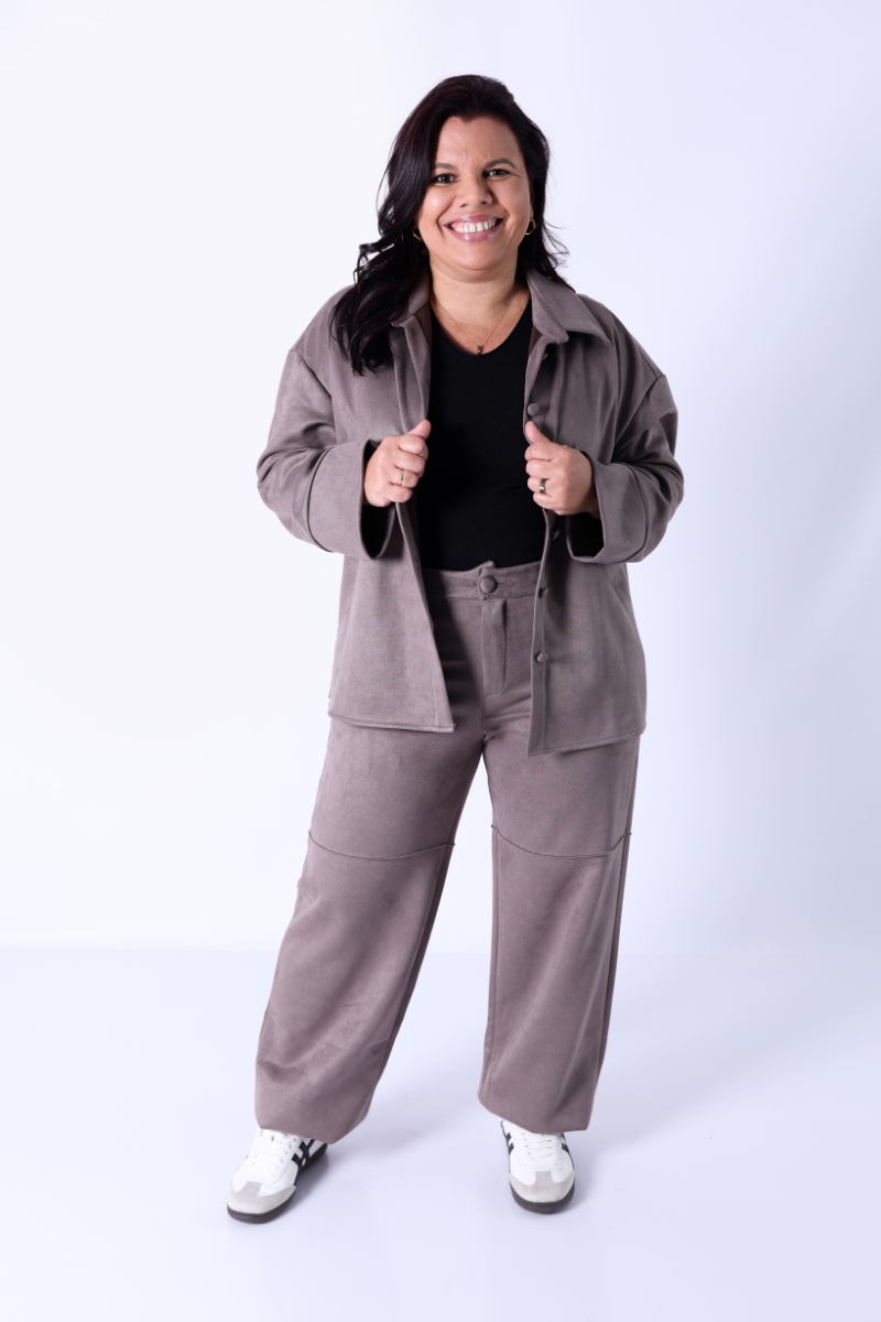 Chemise Oversize Taupe avec Boutons – RUGA