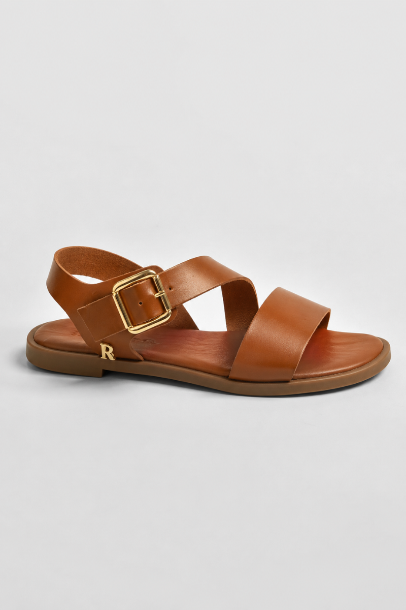 Sandália Rasa Pele Camel com Fivela - RUIKA