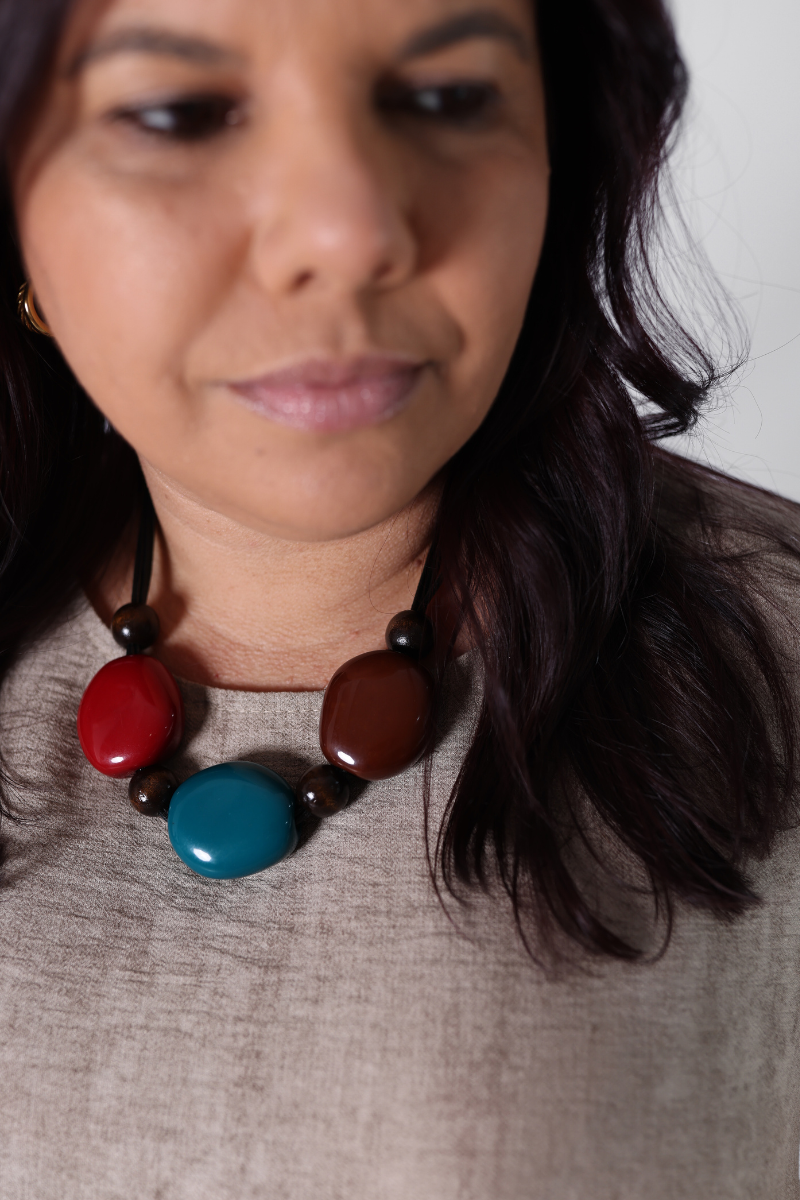 Collar Rojo de Piedra