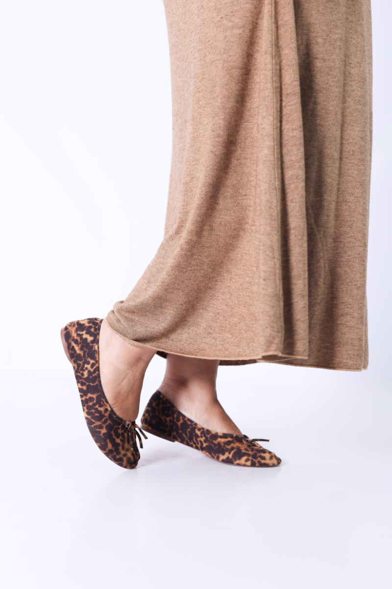 Sabrina Corina com Laço Leopardo