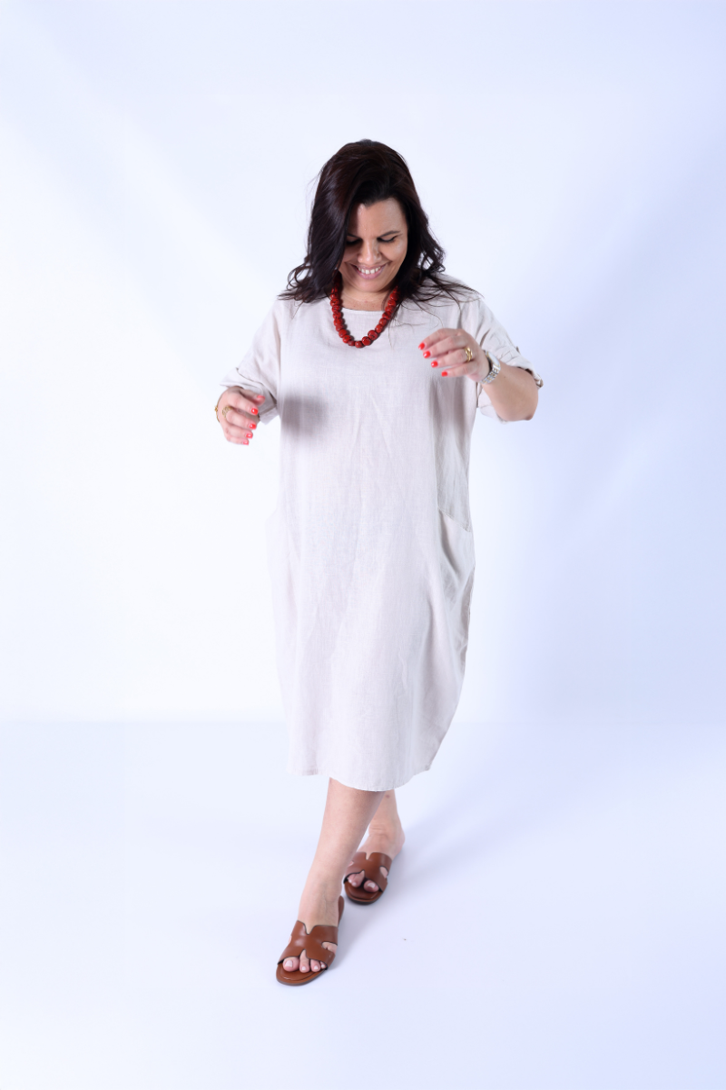 Robe Ample en Lin Écru